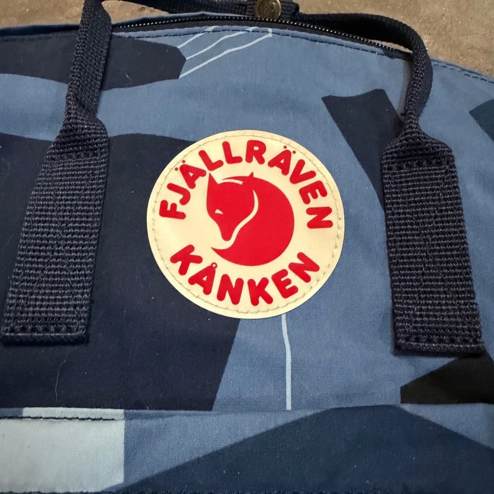 Fjallraven Kanken Art Backpack Unisex Small Blue Linn Fritz Ocean Surface‎ 23610